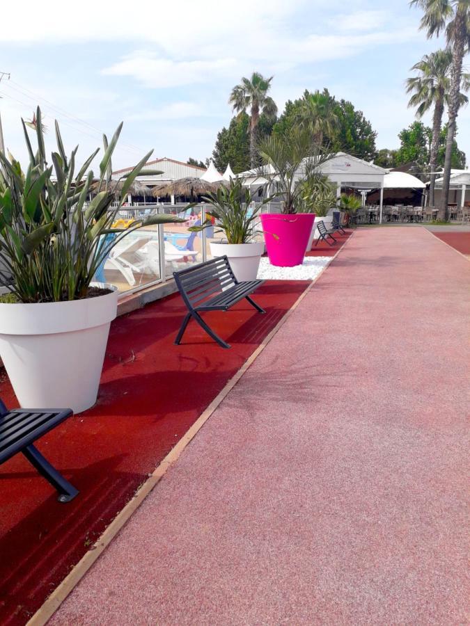Campsite Charmant Mobilhome - 2 Chambres - Camping 4 Etoiles 4*